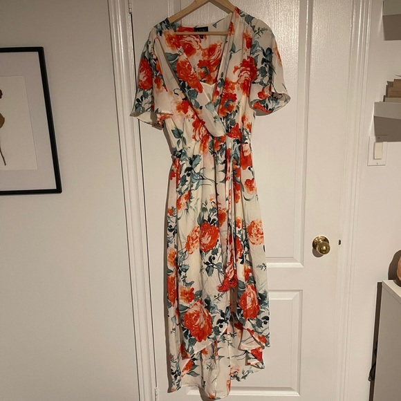 High-low wrap front floral dress with tassels - Picture 3 of 6